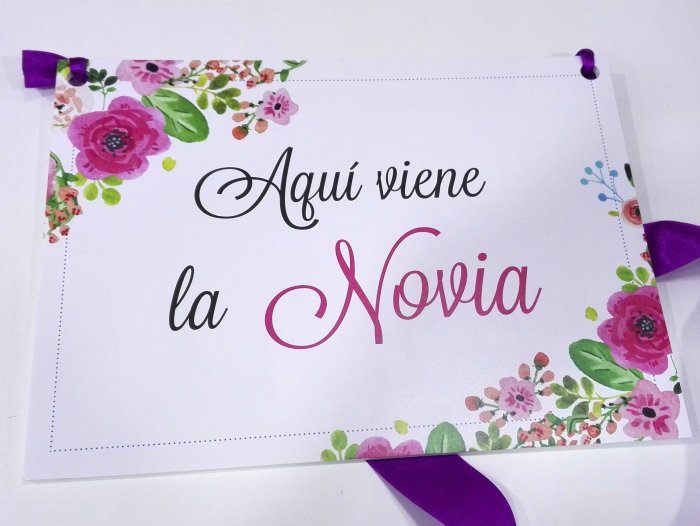 Cartel AQUI VIENE LA NOVIA para boda, mensaje para pajes
