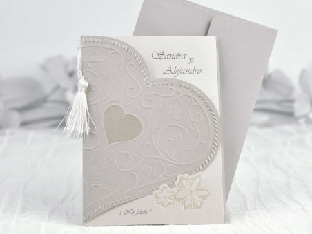 Invitación de boda elegante corazon gris 35103