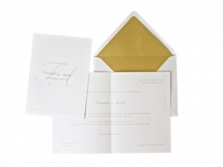 Invitación de boda clasica tarjeton con forro dorado