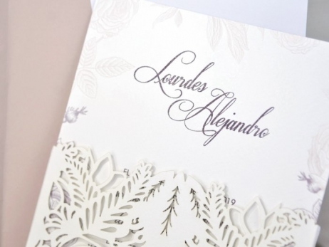 Invitación de boda - CORTE LASER sin forro en sobre  (C328-139J)