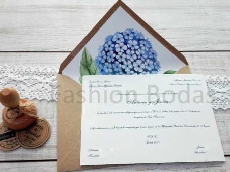 Invitación de boda clásica con flor de HORTENSIA azul