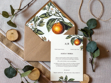 Invitaciones de boda naturales con naranjas y hojas verdes rústicas