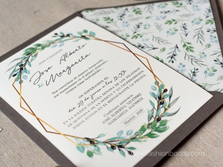 Invitaciones de boda original natural geométrica con ramas verdes  y letras caligrafía modernas