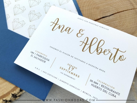 COMPRAR Invitaciones de boda clásicas y sencillas tradicionales con forro azul marino y dorado