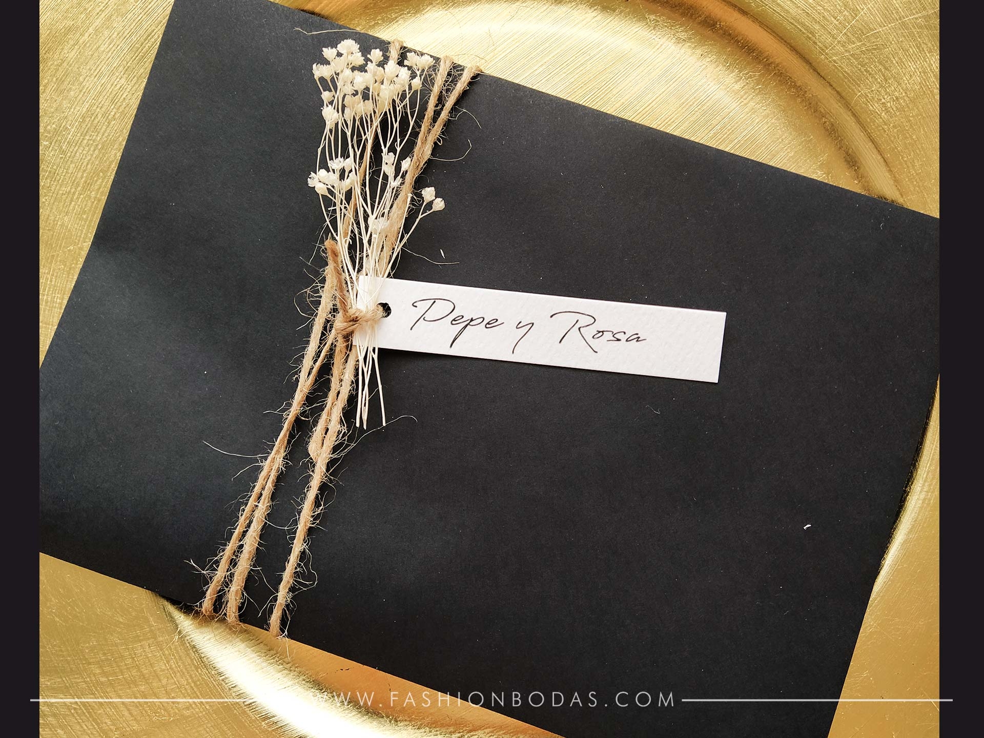 DECORACIÓN sobres invitaciones boda con yute DECORACIÓN sobres invitaciones boda con yute