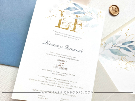 Invitaciones de boda con hojas doradas y azules en acuarela, clásica sencilla elegante color dorado con iniciales
