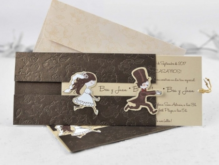 Invitación de boda barata novios corriendo 32802